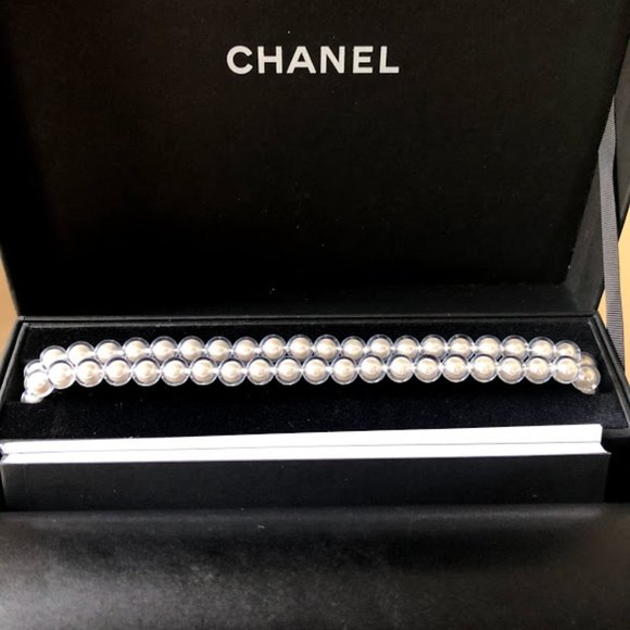 CHANEL Butterfly Sunglasses (with pearl chain) - Picture 5 of 5